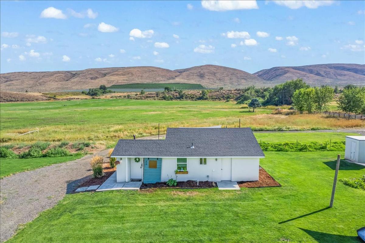 The Ahtanum Cottage - New Hot Tub And Great Views! Yakima Bagian luar foto